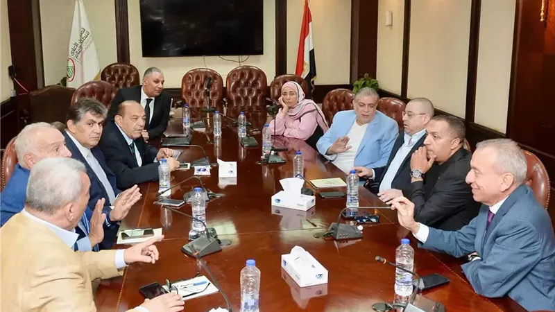 حظر نقل معارك «السوشيال ميديا» على شاشات قطبى الأهلى والزمالك.. ولا للانسياق خلف «الترند»