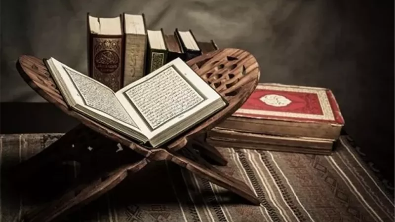 فضل قراءة القرآن في البيت.. وهل تقتصر البركة على سور بعينها؟