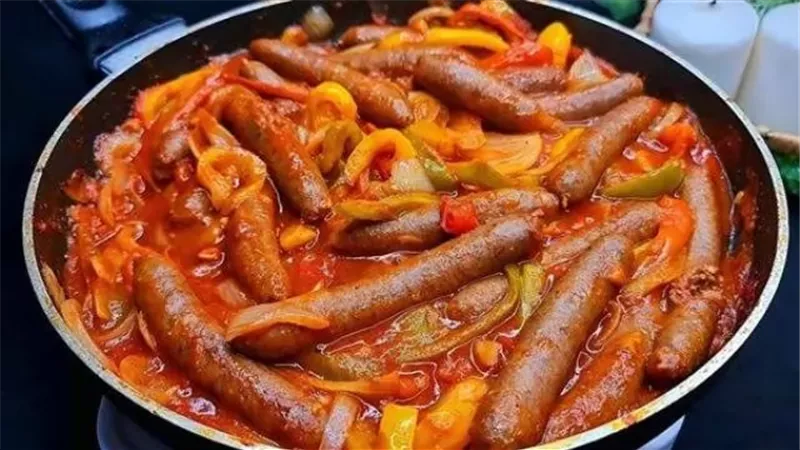 طريقة عمل السجق بصوص غني ولذيذ.. وصفة لا تُقاوم