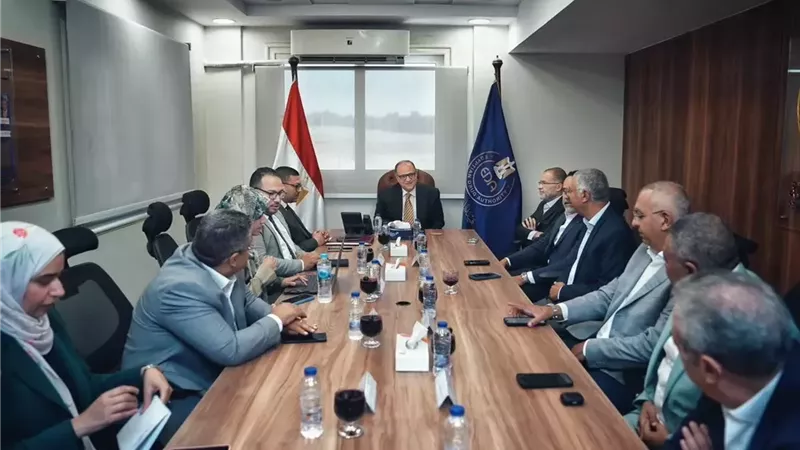 رئيس هيئة الدواء يستقبل شركات توزيع الأدوية لبحث دعم سوق الدواء