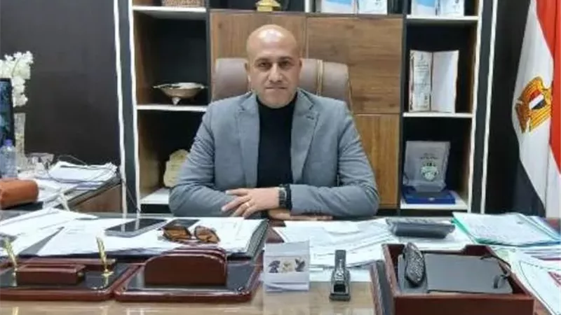 تعليمات مشددة من رئيس جهاز الشروق بتشغيل أهم الخدمات ليلاً ونهارا صور