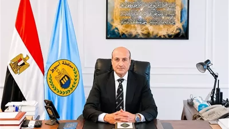 محافظ أسيوط يقرر تعديل مواعيد ورديات النظافة بالمراكز والاحياء