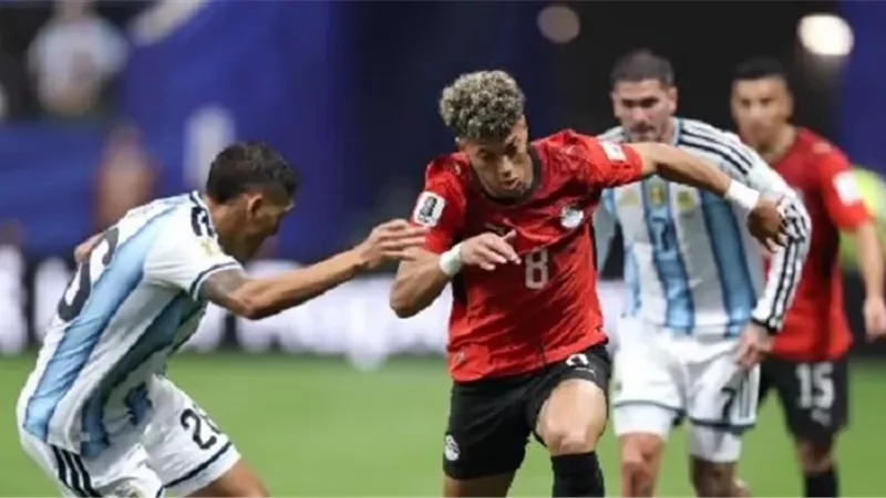طبيب منتخب مصر يكشف كواليس إصابة إمام عاشور أمام الأرجنتين