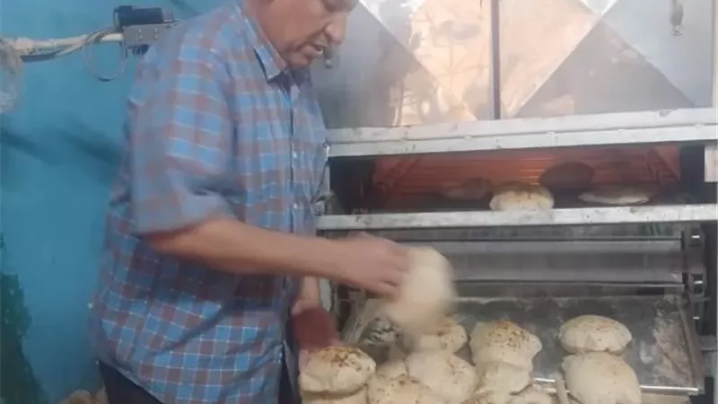 محافظ أسيوط: ضبط دقيق مدعم قبل بيعه بالسوق السوداء وتحرير 96 محضر