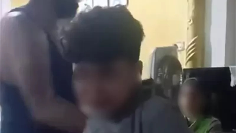 ضبط موظف ظهر في حالة عدم إتزان وتعدى بالضرب على نجليه بالمنتزه