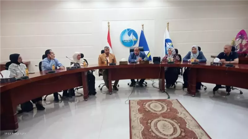 مياه دمياط تبحث تطوير الخدمات وتعزيز التواصل بالشباب