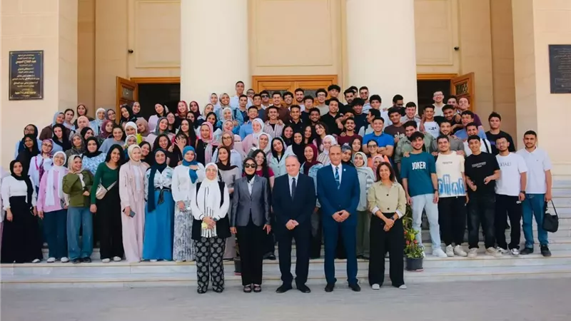 طلاب القطاع الصحي بجامعة القاهرة الأهلية يحتفون بالعام الدراسي