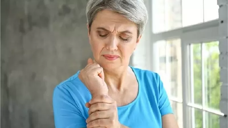 3 أسباب تجعل النساء أكثر عرضة لفقدان كثافة العظام