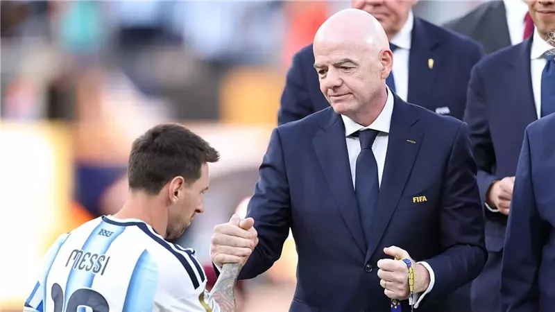 عقب انتهاء كأس العالم .. إنفانتينو يوجه رسالة لـ منتخب الأرجنتين