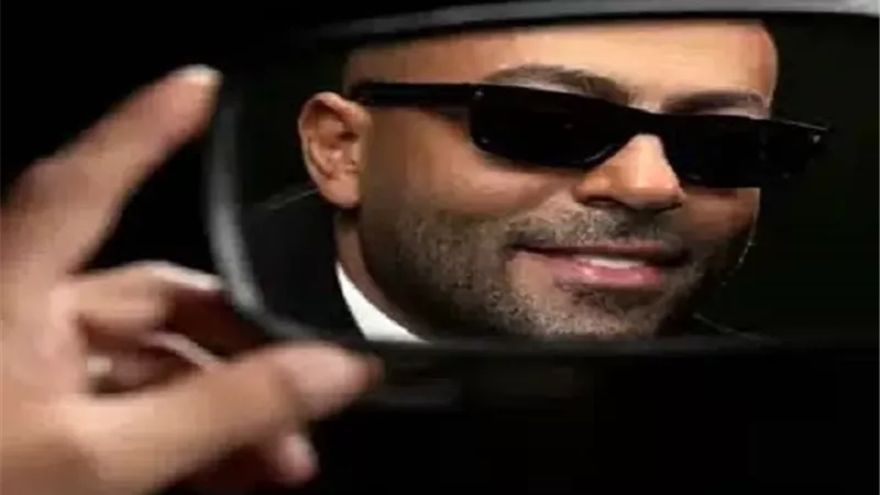 تامر عاشور يواصل نجاح ألبومه الجديد ويتصدر التريند