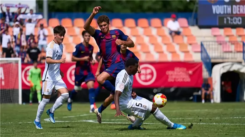 مدرب برشلونة أتلتيك يجسم موقف حمزة عبد الكريم في الموسم الجديد