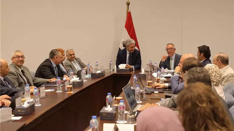 وزير السياحة يترأس اجتماع مجلس إدارة هيئة المتحف الكبير