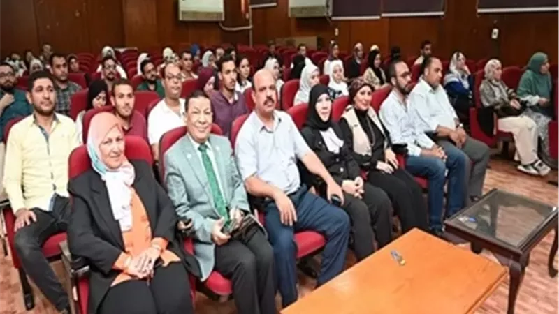 كلية التربية بجامعة الفيوم تفتتح دورة إعداد المعلم الجامعى الـ56