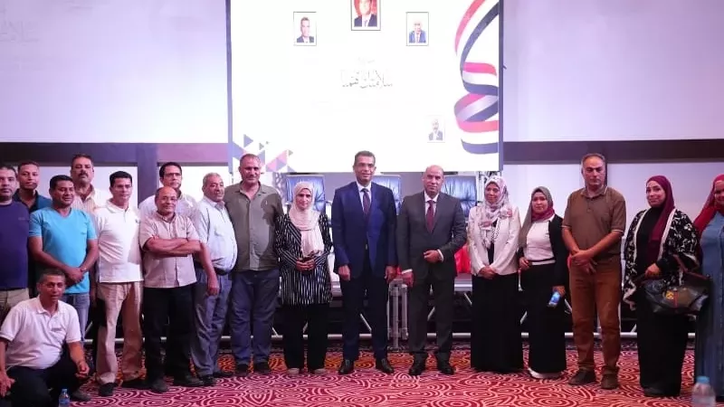 وزير العمل ومحافظ البحر الأحمر يفتتحان ملتقى السلامة والصحة المهن