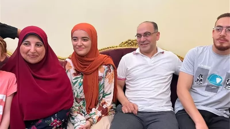 او لى وثالثة وسادس الجمهورية فى الثانوية الازهرية ادبى من البحيرة