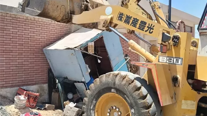 جهاز القاهرة الجديدة يشن حملة حاسمة لرفع الإشغالات ببيت الوطن