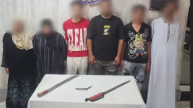 ضبط طرفي مشاجرة بالأسلحة البيضاء في الجيزة بسبب خلافات تجارية