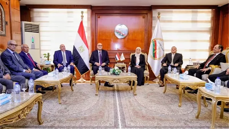 رئيسة النيابة الإدارية تستقبل رئيس قضايا الدولة لتهنئتها بتولي منصبها