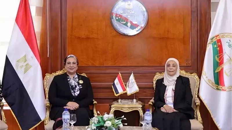 رئيسة النيابة الإدارية تستقبل رئيسة المجلس القومي للمرأة لتهنئتها