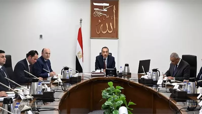 مدبولي يستعرض الرؤية المقترحة لتطوير زراعة وصناعة الكتان في مصر