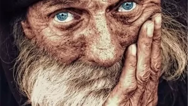 هل يجوزُ لي أن أعطيَ أبي من زكاة مالي؟