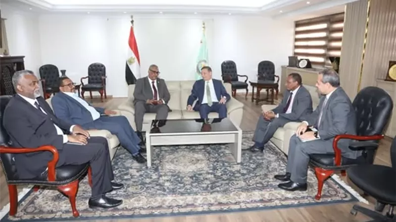 وزير الزراعة يبحث مع نظيره السوداني تعزيز الأمن الغذائي
