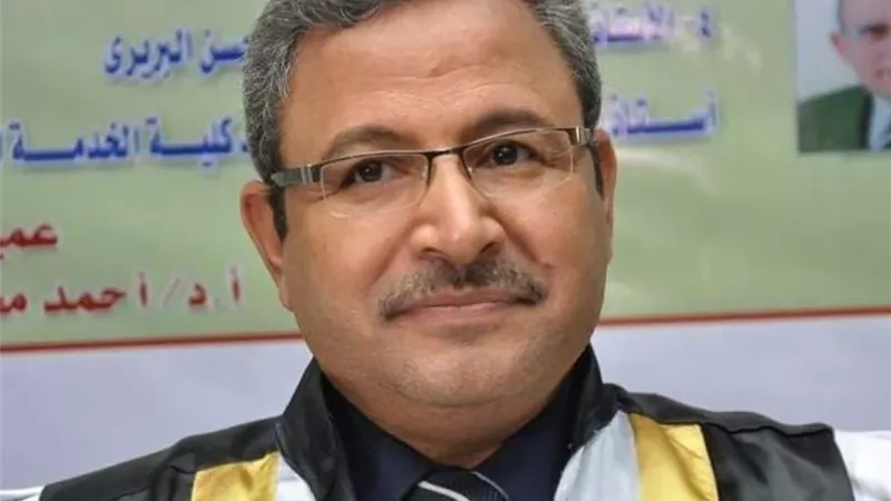المنشاوي يهنئ الدكتور عبد السلام نوير بـ 