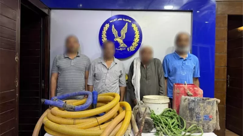 سقطوا داخل حفرة عمقها 7 أمتار.. ضبط 4 متهمين بالتنقيب عن الآثار