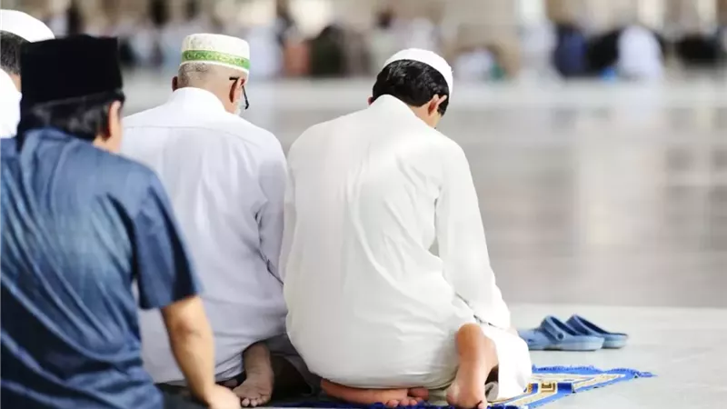 حكم الدعاء بعد التشهد الأخير في الصلاة