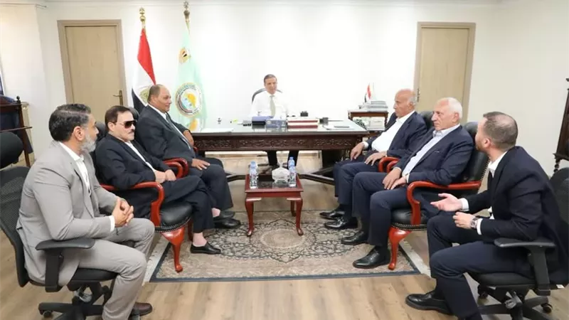 وزير الزراعة يبحث دعم صناعة الدواجن وفتح أسواق تصديرية جديدة