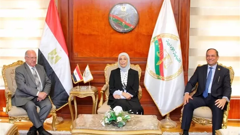 رئيسة النيابة الإدارية تتلقى تهاني أندية المستشارين بالإسكندرية