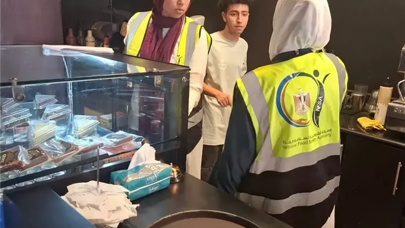 إعدام أغذية فاسدة في حملات تفيشية بالإسماعيلية