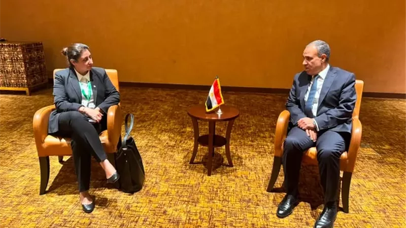 وزير الخارجية يؤكد دعم مصر للجهود الرامية إلى ترسيخ الأمن بالصومال