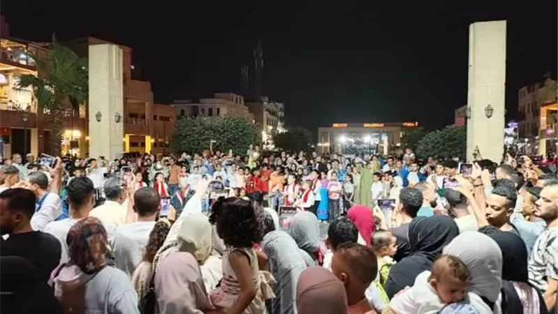 بالأغاني الوطنية والطربية .. 