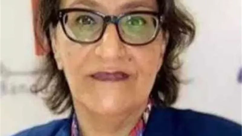 حنان رمسيس، خبيرة