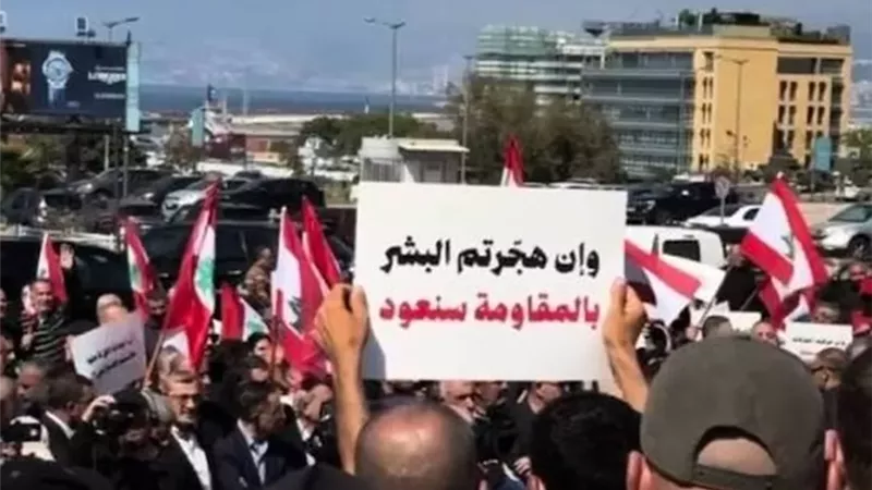 أهالي جنوب لبنان يحتجون على الاعتداءات الإسرائيلية