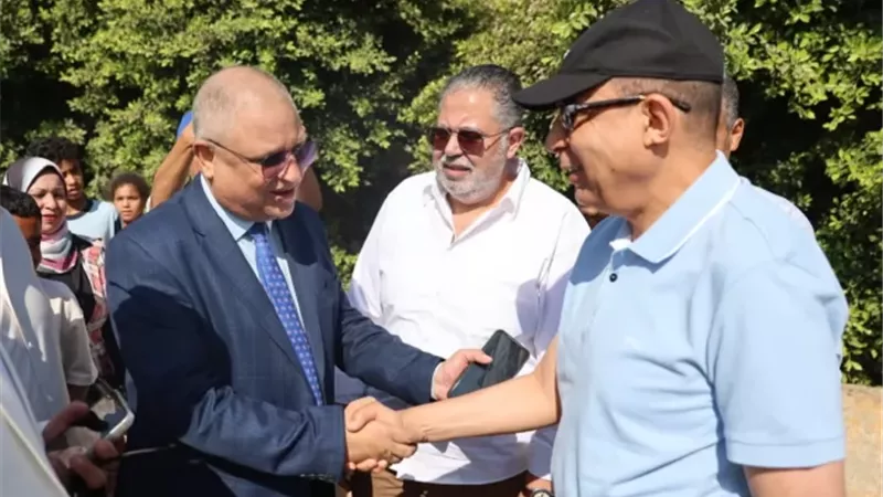 محافظ المنيا يتفقد التشغيل التجريبي لكوبري 