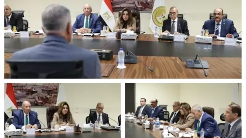 وزيرة التنمية المحلية تبدأ مقابلات 1370 متقدمًا لمسابقة القيادات