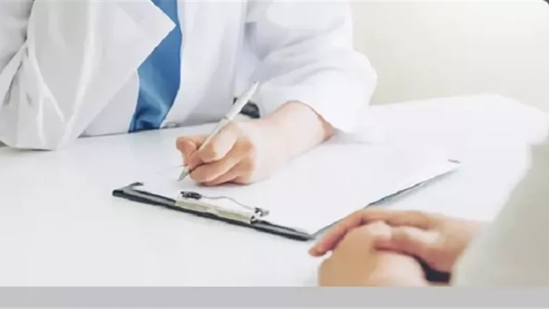 حكم التمارض للحصول على إجازات و مزايا مالية لا يستحقها الموظف