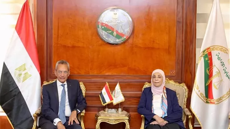 رئيسة النيابة الإدارية تستقبل وزير شؤون المجالس النيابية