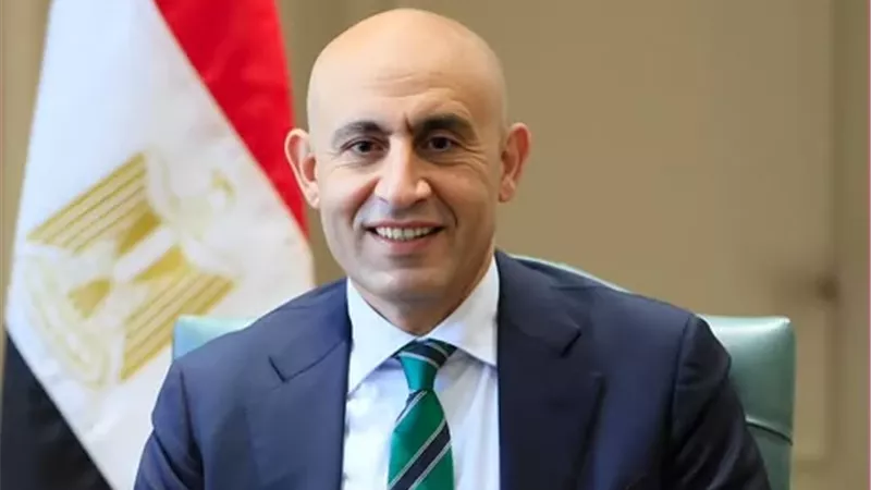 تجديد الثقة في أيمن موسى وأشرف العربي مديرا لتعليم البحر الأحمر