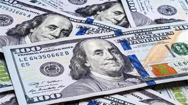 تعرف على أسعار الدولار في 9 بنوك اليوم.. والأخضر الأمريكي يسجل 49.88 جنيه في البنك المركزي