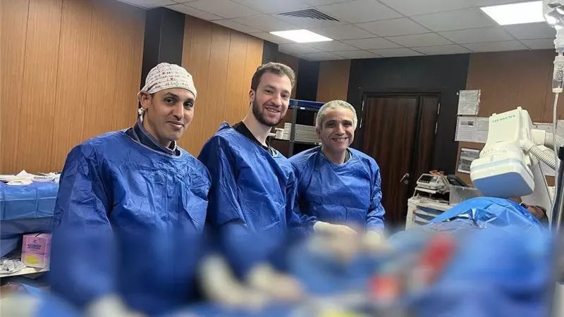 مستشفى طيبة بالأقصر ينجح في زراعة الصمام الأورطي بالقسطرة