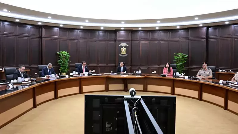رئيس الوزراء يستعرض مقترح مشروعي المدينتين الطبيتين المتكاملتين