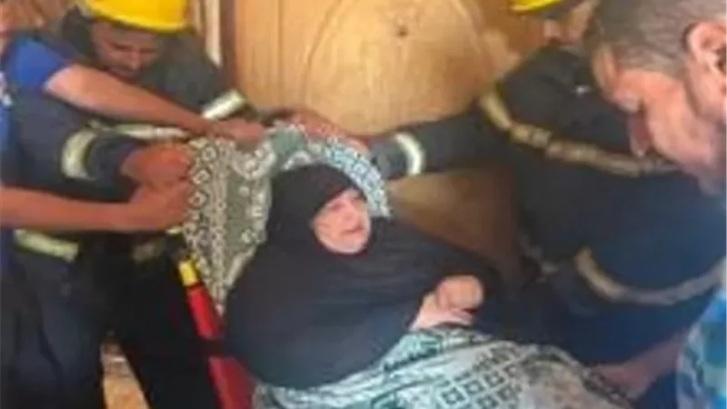 الحماية المدنية تستجيب لاستغاثة سيدة مريضة في كفر الشيخ