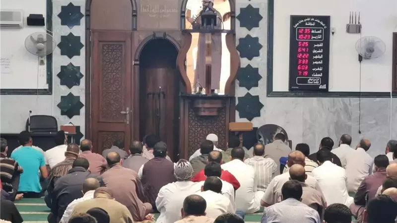 دار الإفتاء تبين أقل ما يكفي لصحة خطبة الجمعة