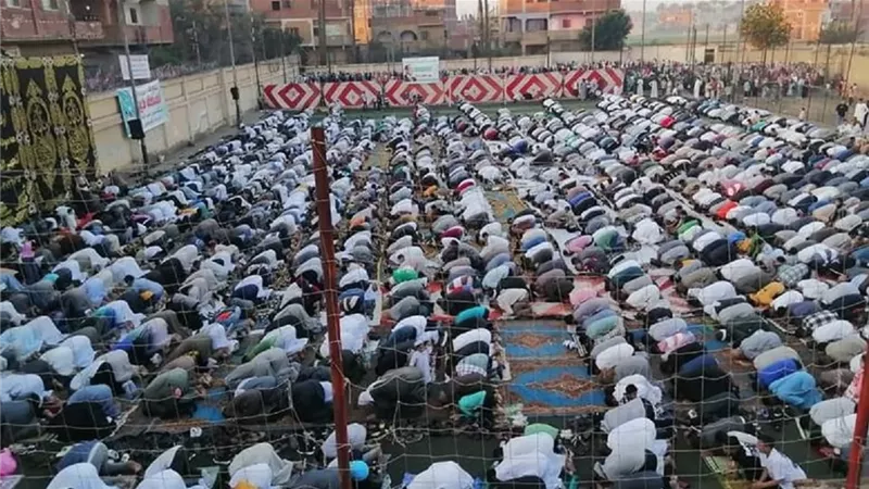 هل تجوز الصلاة في الخلاء مع وجود المسجد؟.. الإفتاء تجيب