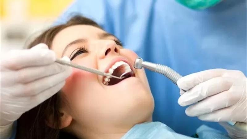 علامات في الفم قد تكشف أمراضًا خطيرة.. طبيبة تنصح بعدم تجاهلها