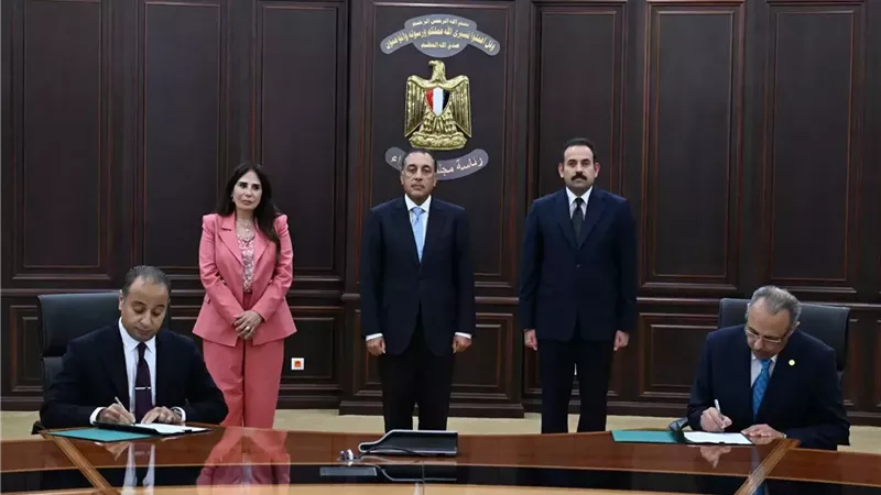 مدبولي يشهد توقيع بروتوكول تعاون بين المجتمعات العمرانية و