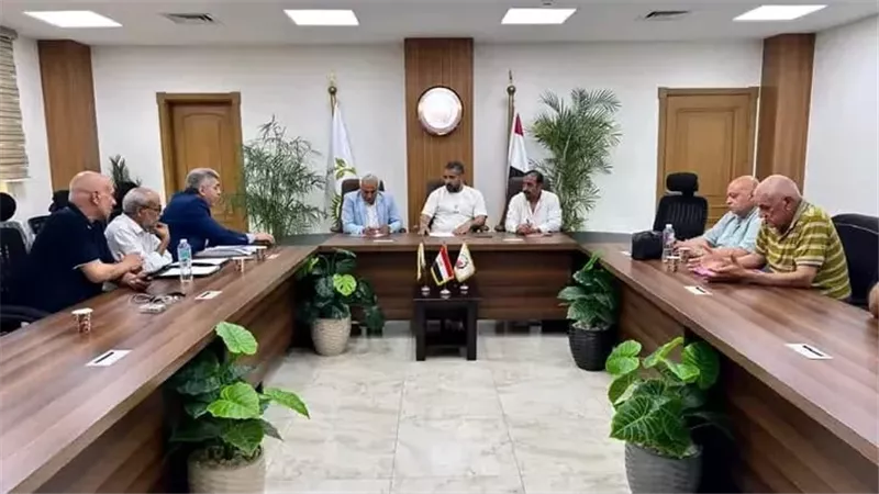 وزيرة الإسكان تتابع ملف توفيق الأوضاع بالأراضي فى الشروق والعبور